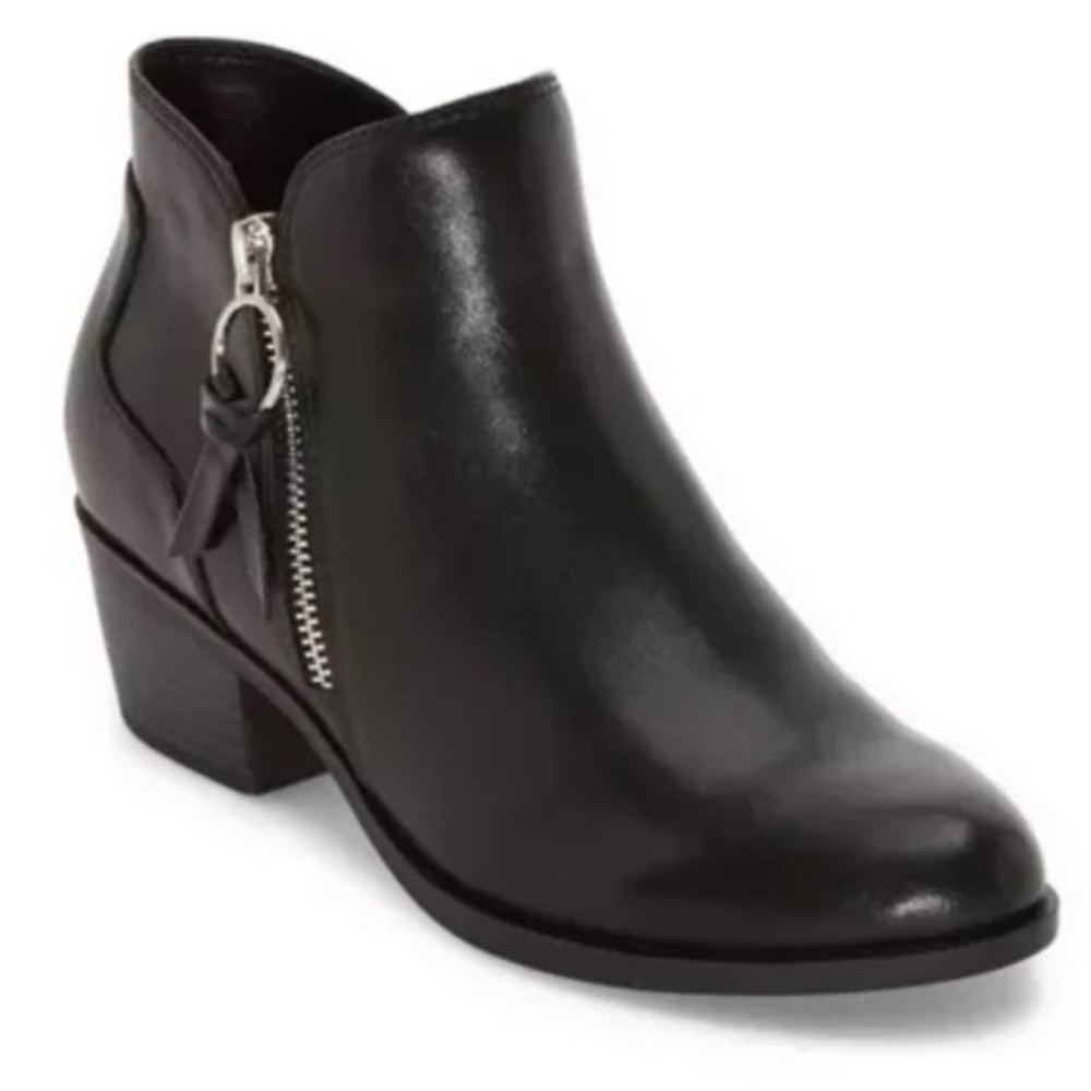 Arizona Jean Co.‎ Black Faux Leather  Ankle Boots